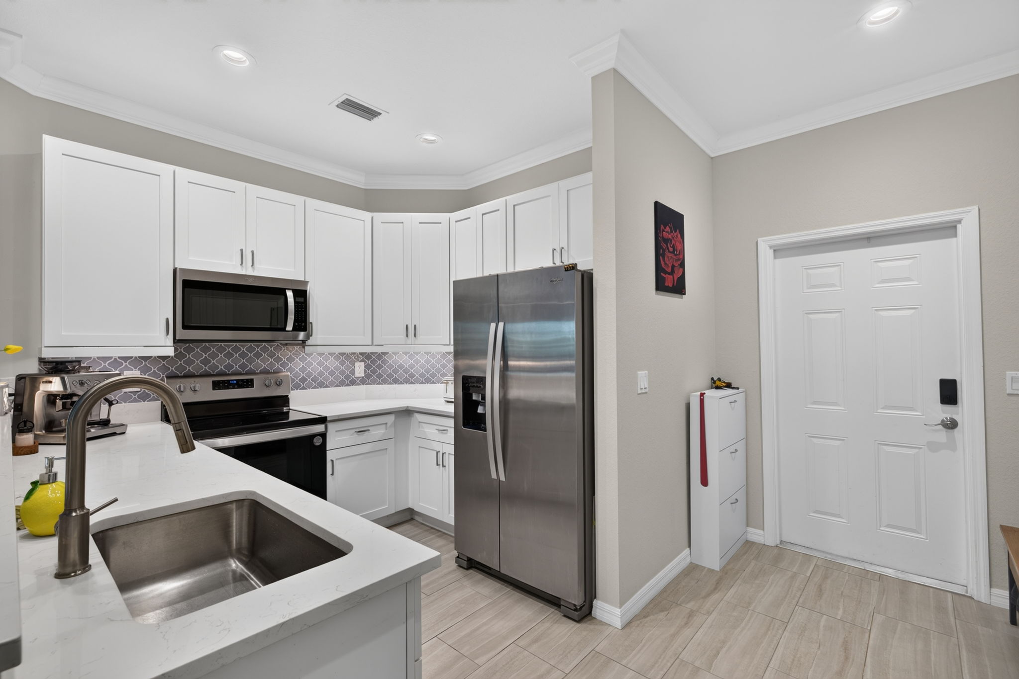 Kitchen 1 of 2