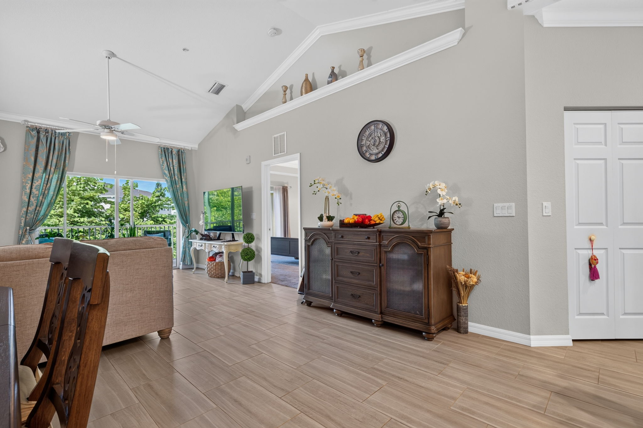 Living Room 1 of 4