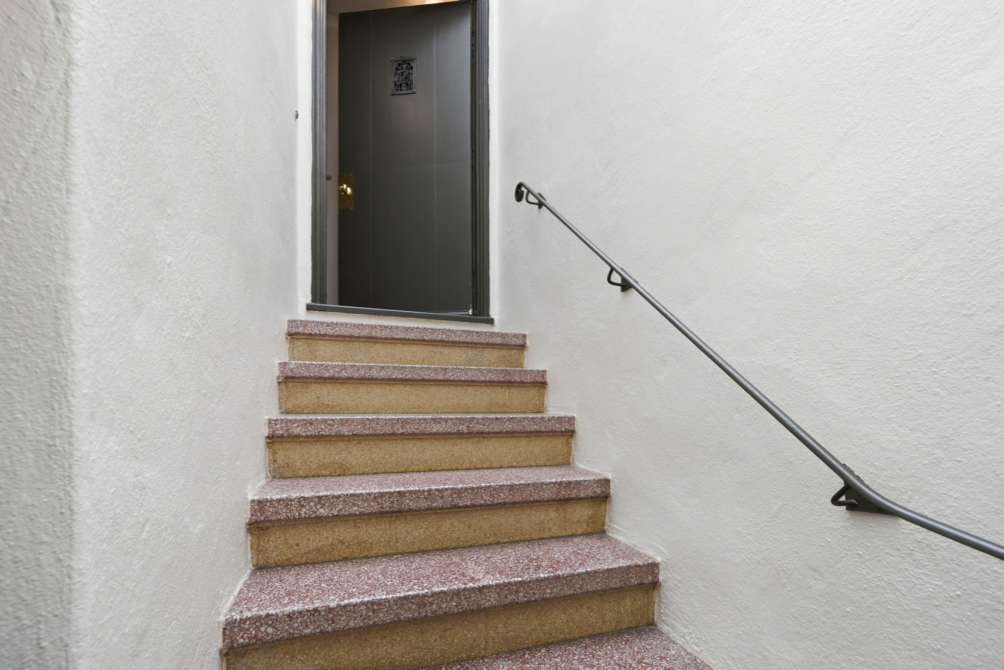 006_F8_115 Arleta Ave