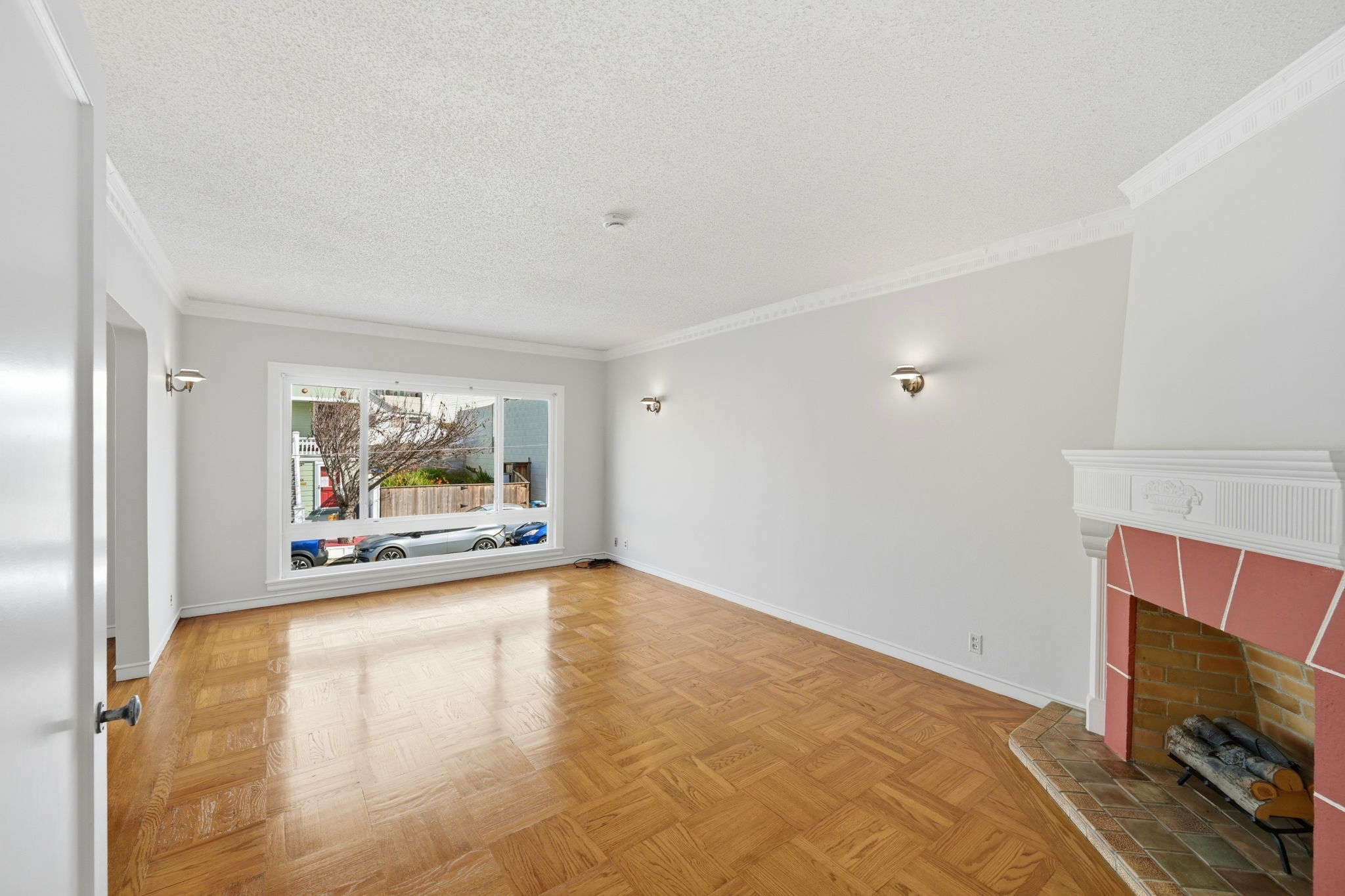 007_F8_115 Arleta Ave