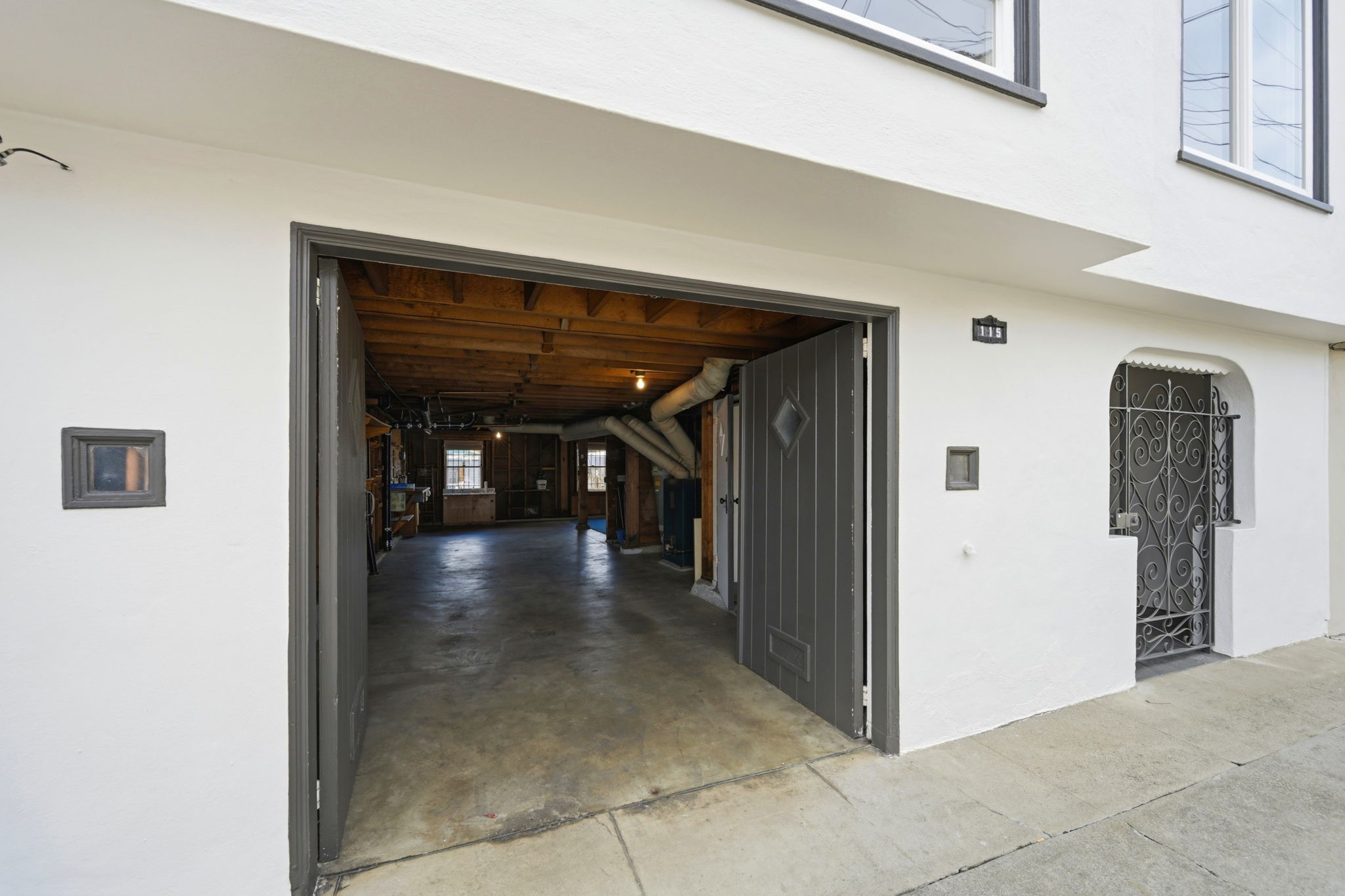 033_F8_115 Arleta Ave