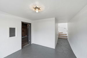 004_F8_115 Arleta Ave