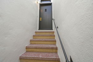 005_F8_115 Arleta Ave