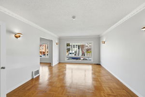 009_F8_115 Arleta Ave