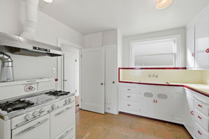 014_F8_115 Arleta Ave