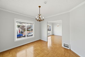 015_F8_115 Arleta Ave