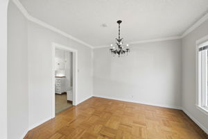 016_F8_115 Arleta Ave