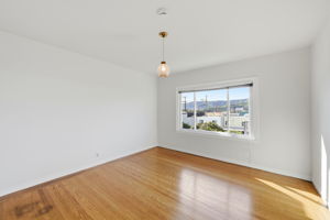 020_F8_115 Arleta Ave