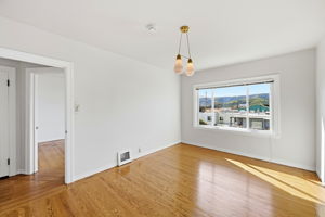 023_F8_115 Arleta Ave