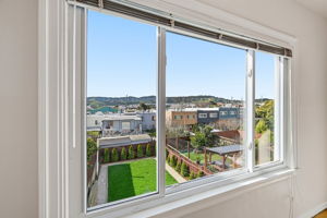 028_F8_115 Arleta Ave