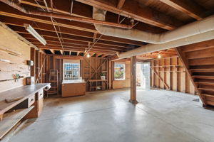 030_F8_115 Arleta Ave