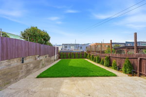 035_F8_115 Arleta Ave