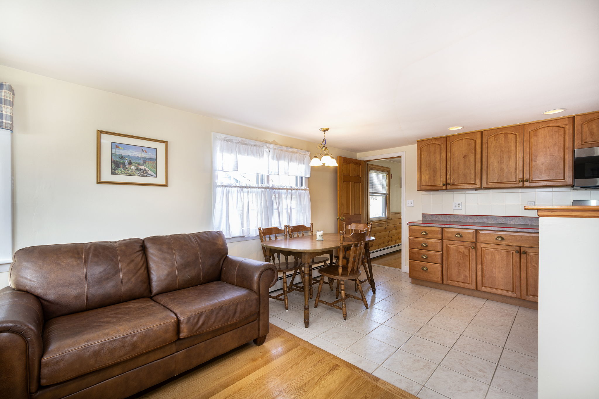 Kitchen/Eating Area