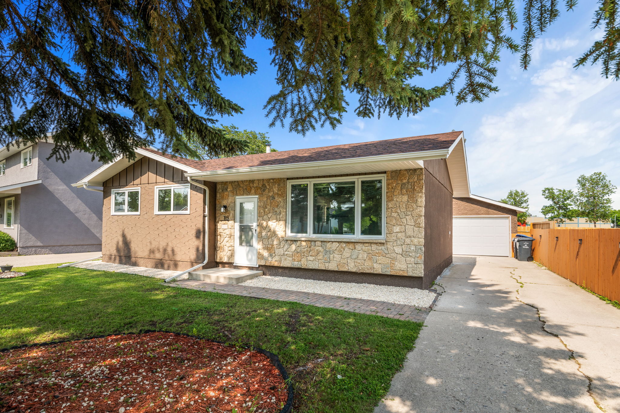 115 Blechner Dr - Exterior-3