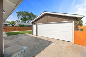 115 Blechner Dr - Exterior-4