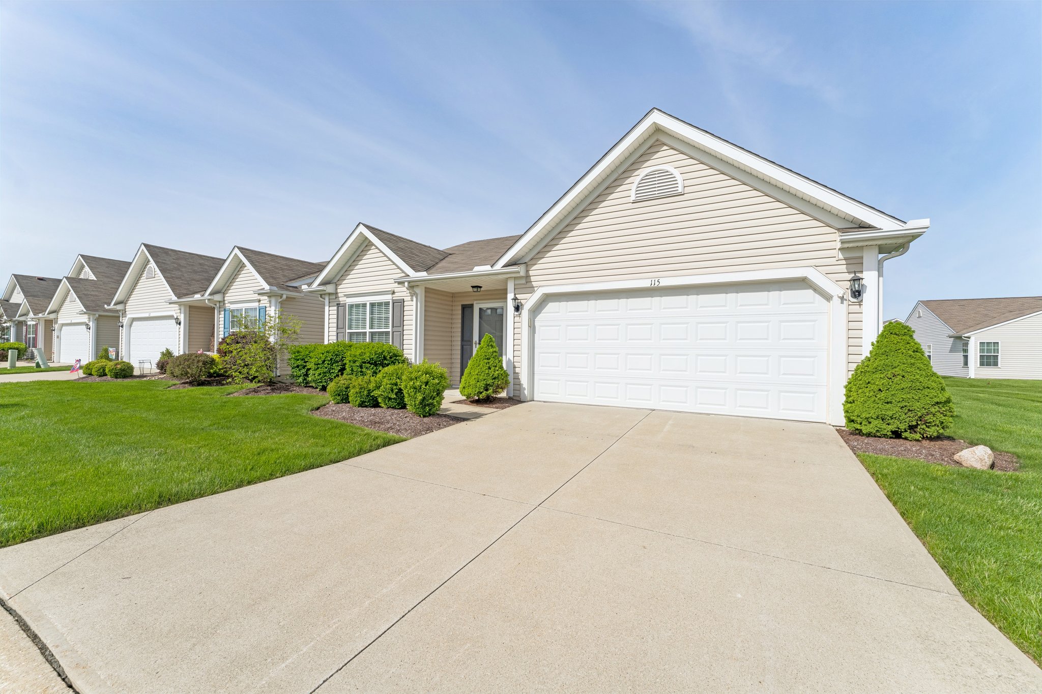 Carrington Ct-S2804-002.jpg