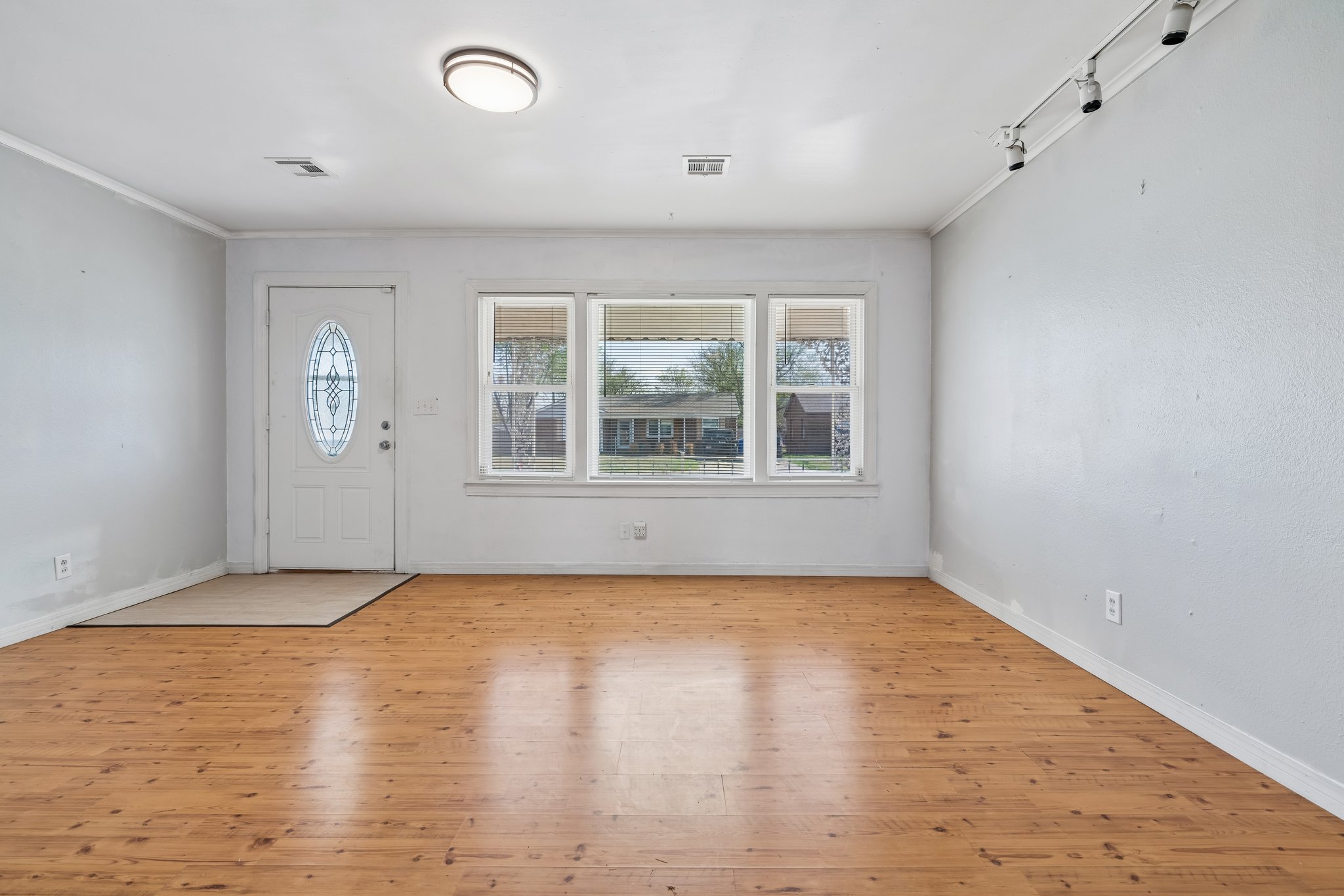 115 E Haddock St_012.jpg