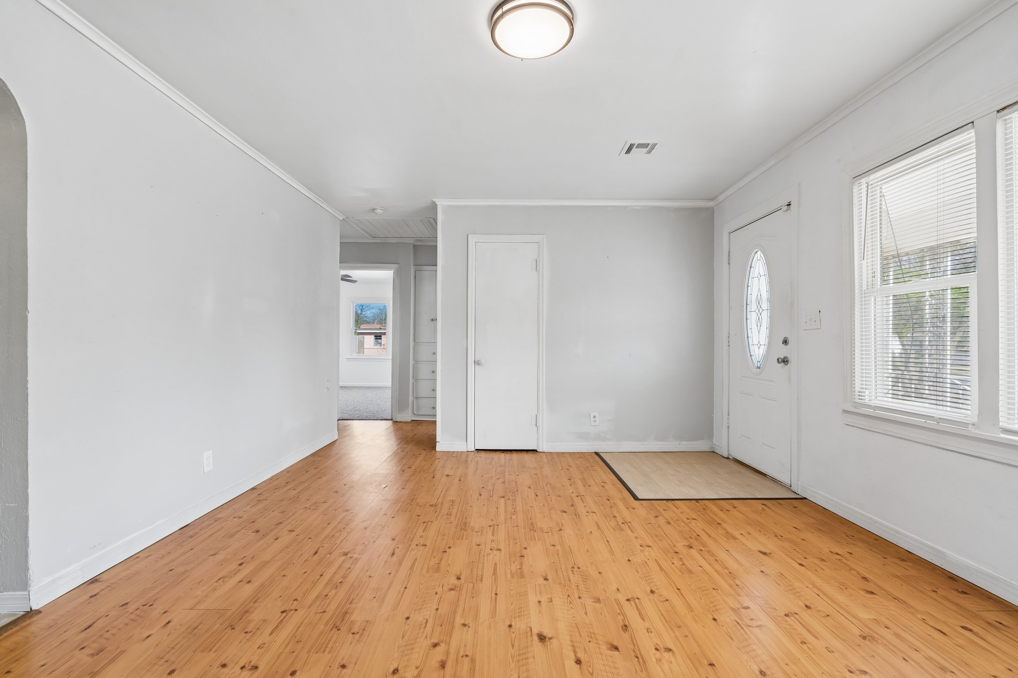 115 E Haddock St_014.jpg