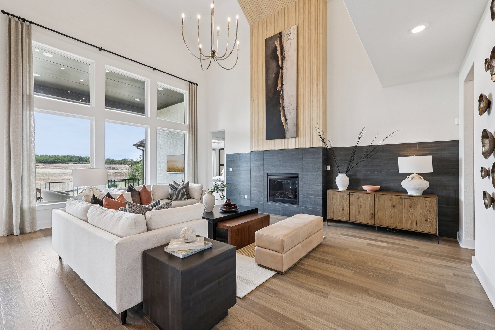 McMillian Dr-S0304-006.jpg