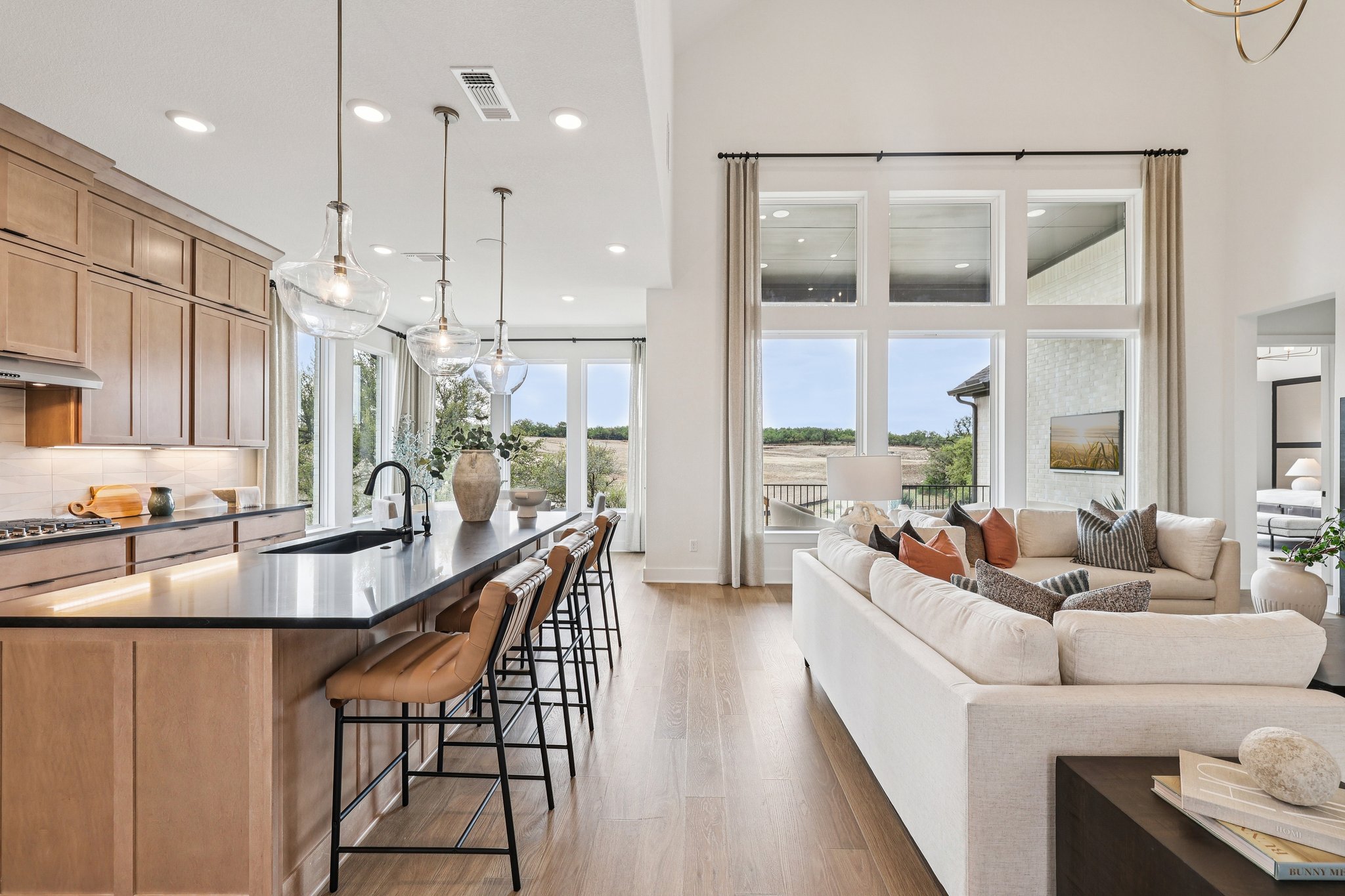 McMillian Dr-S0304-012.jpg