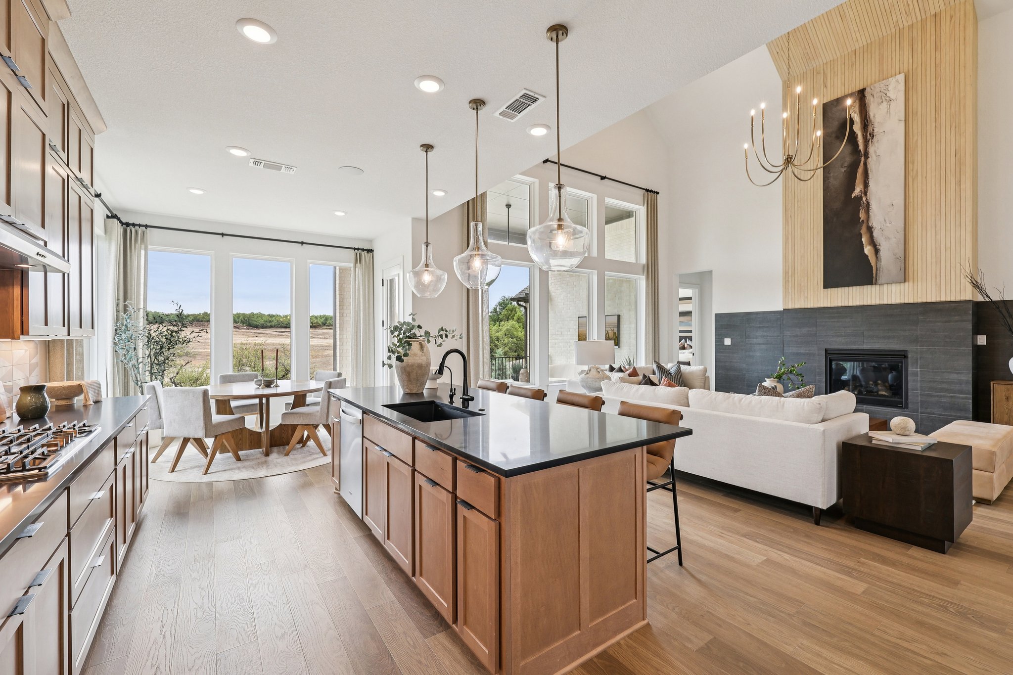 McMillian Dr-S0304-018.jpg