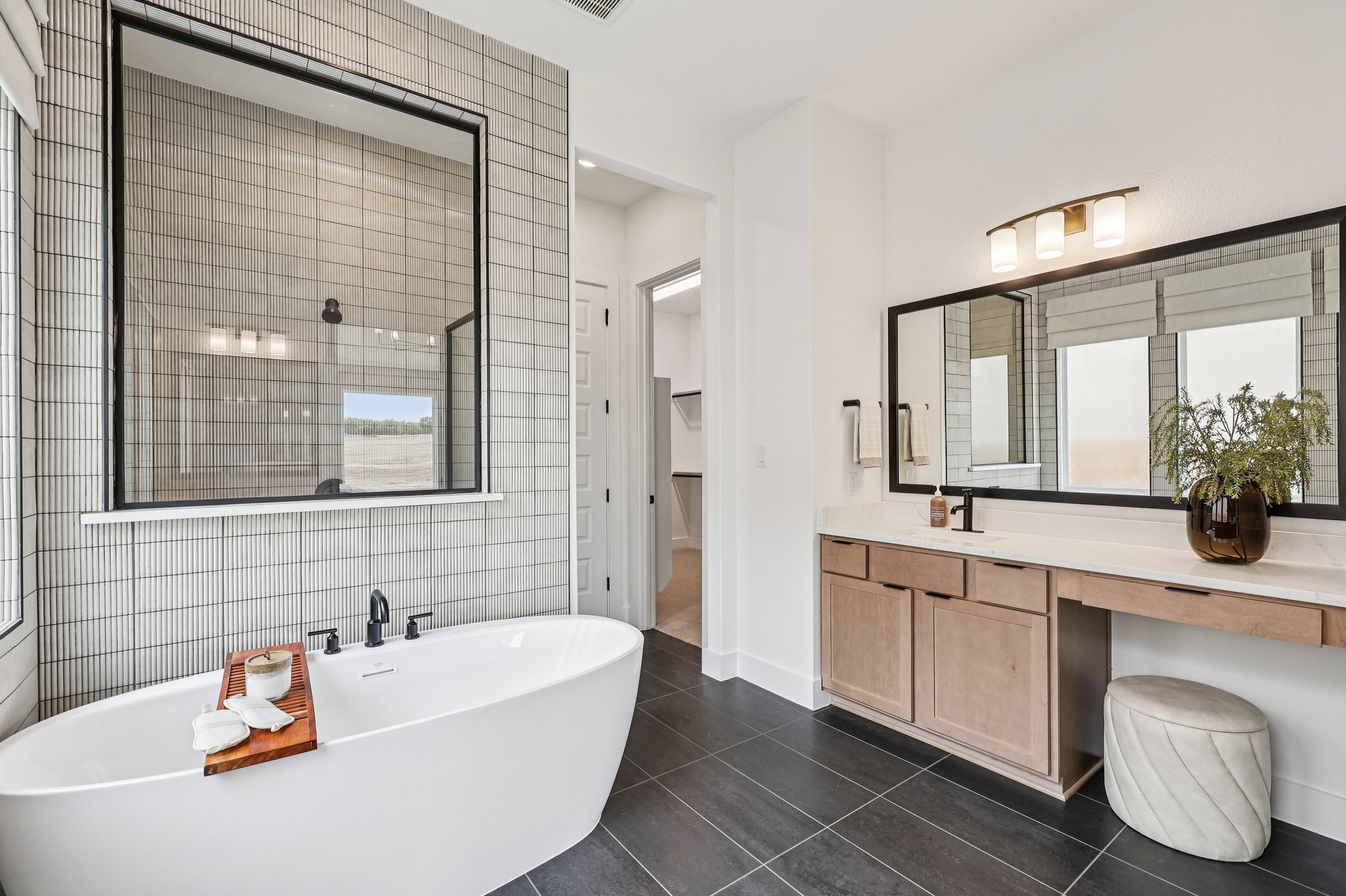 McMillian Dr-S0304-026.jpg