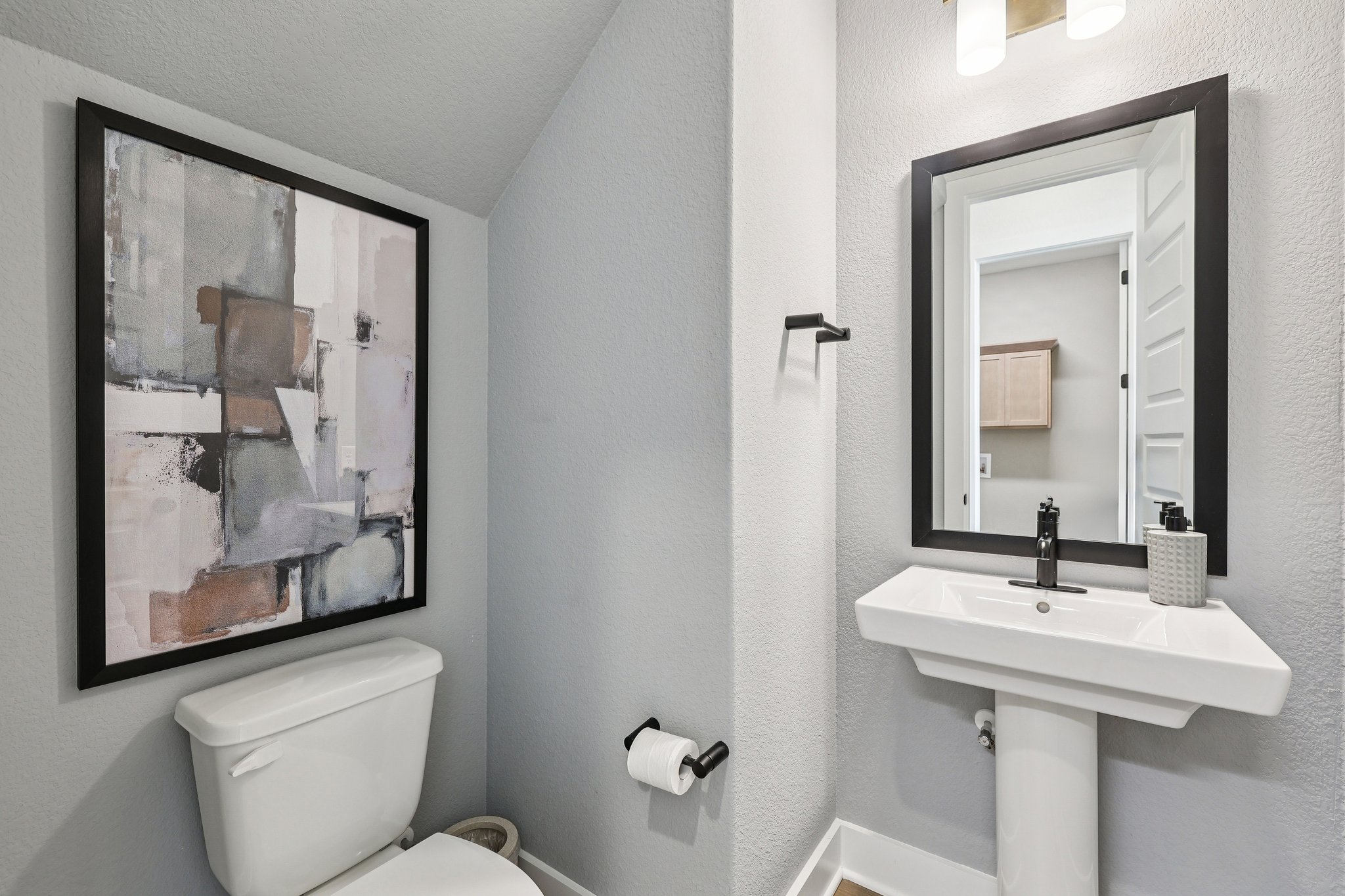 McMillian Dr-S0304-030.jpg