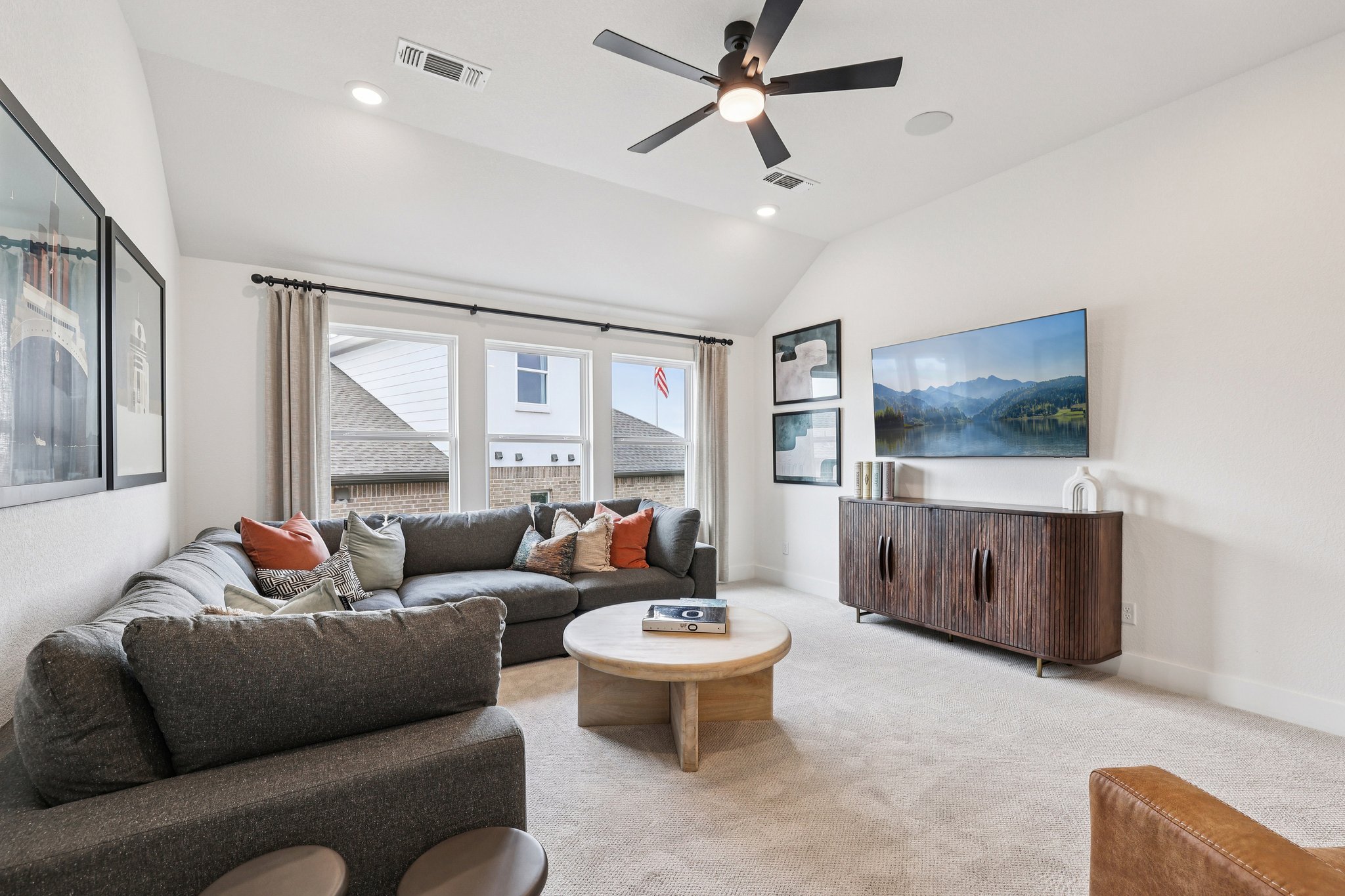 McMillian Dr-S0304-038.jpg