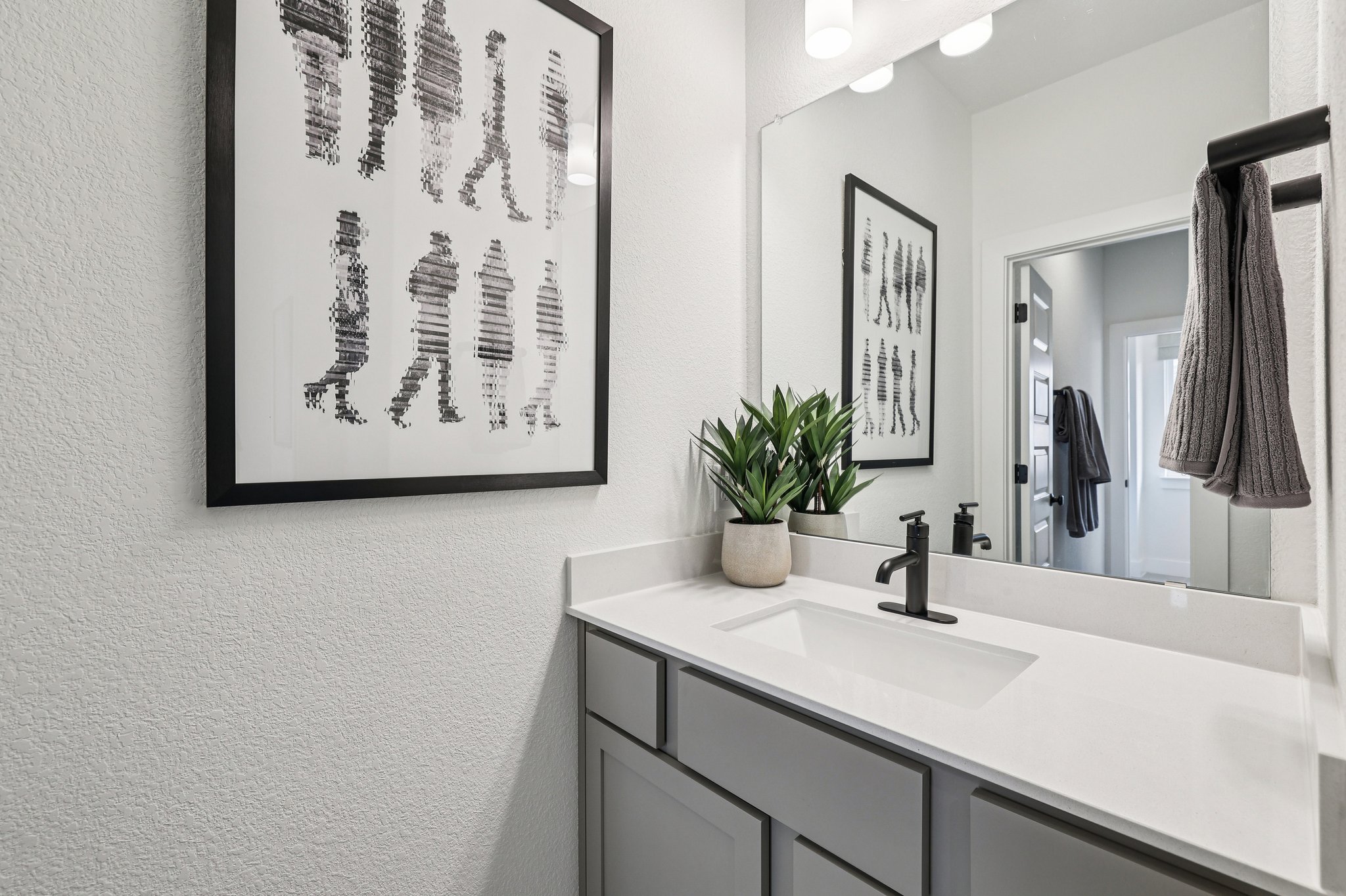 McMillian Dr-S0304-040.jpg