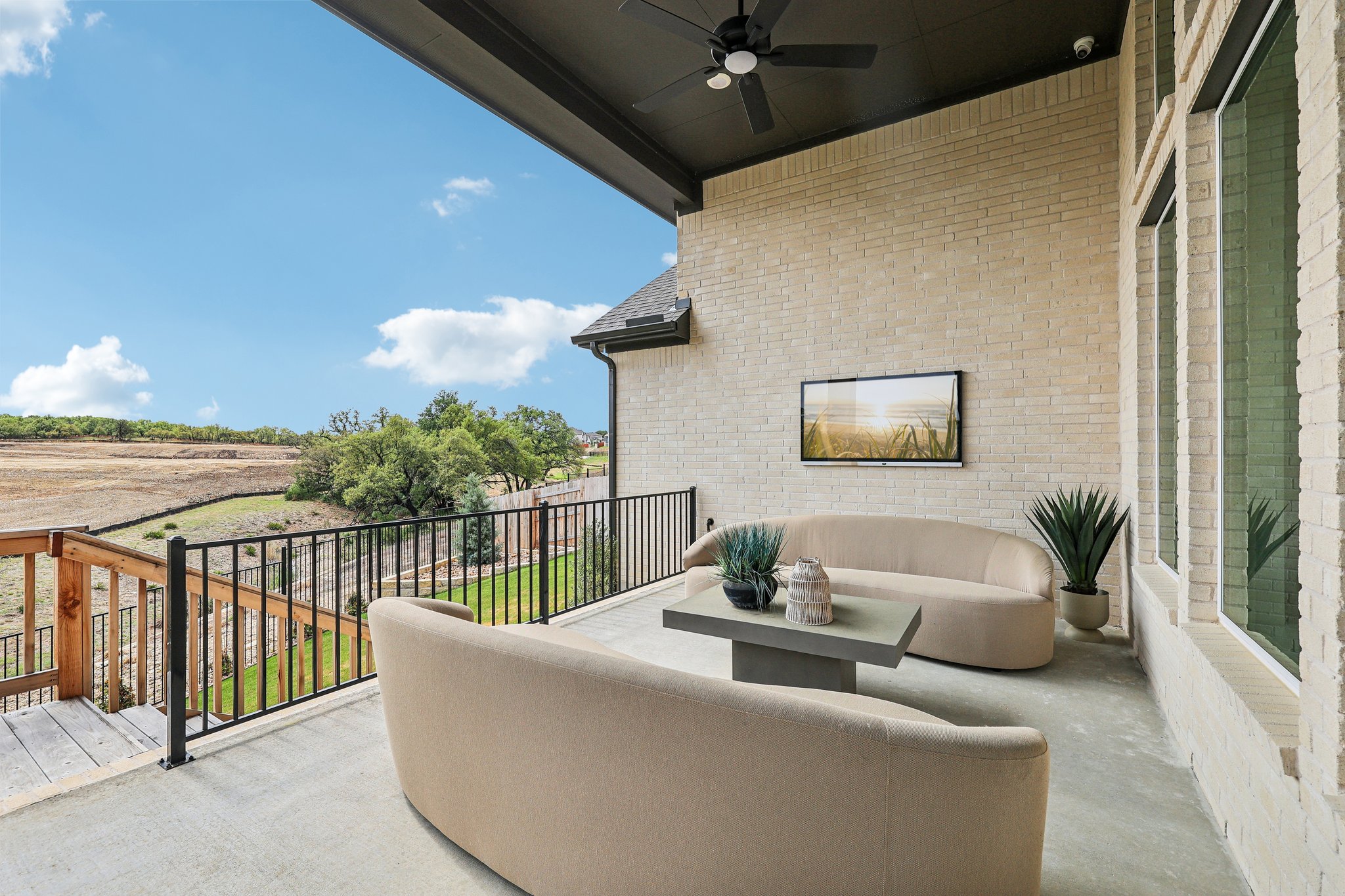 McMillian Dr-S0304-048.jpg