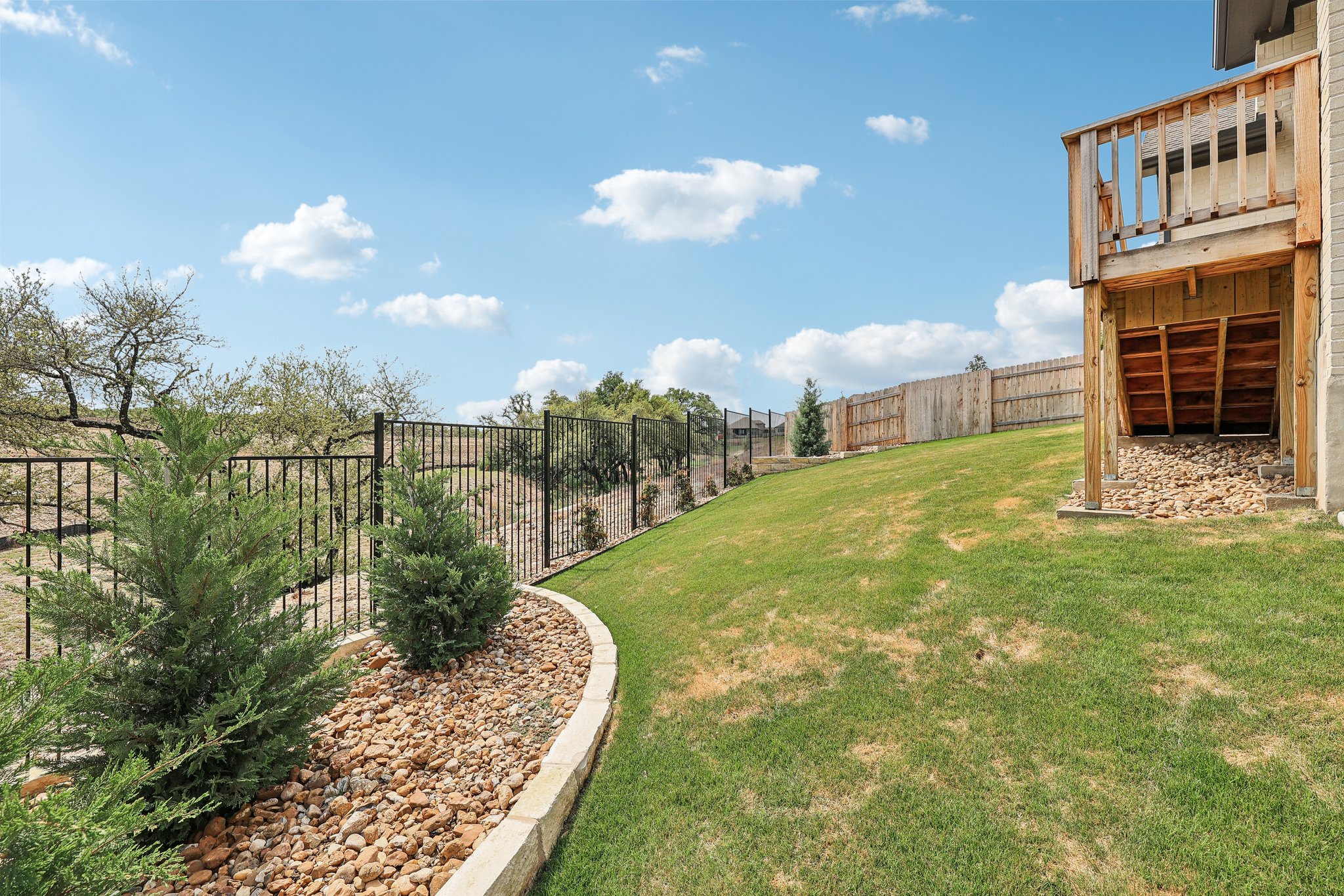 McMillian Dr-S0304-053.jpg