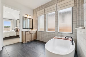 McMillian Dr-S0304-027.jpg