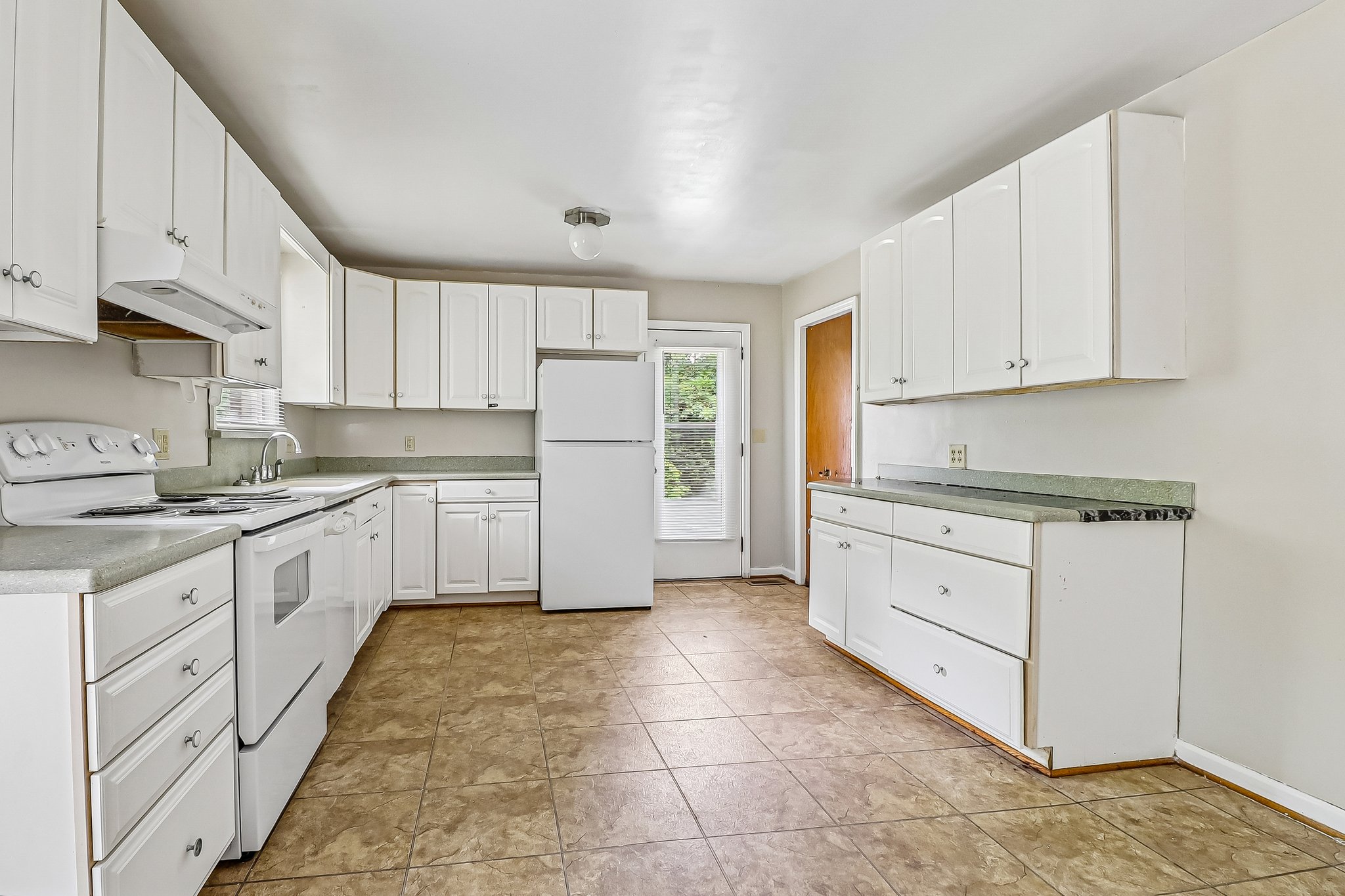 Meech St-S1205-009.jpg