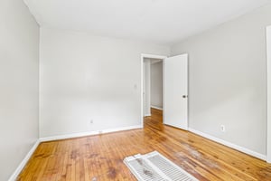 Meech St-S1205-018.jpg
