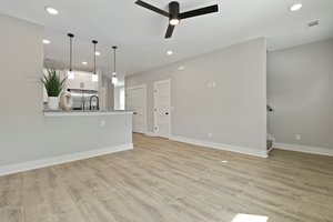  Photo 44