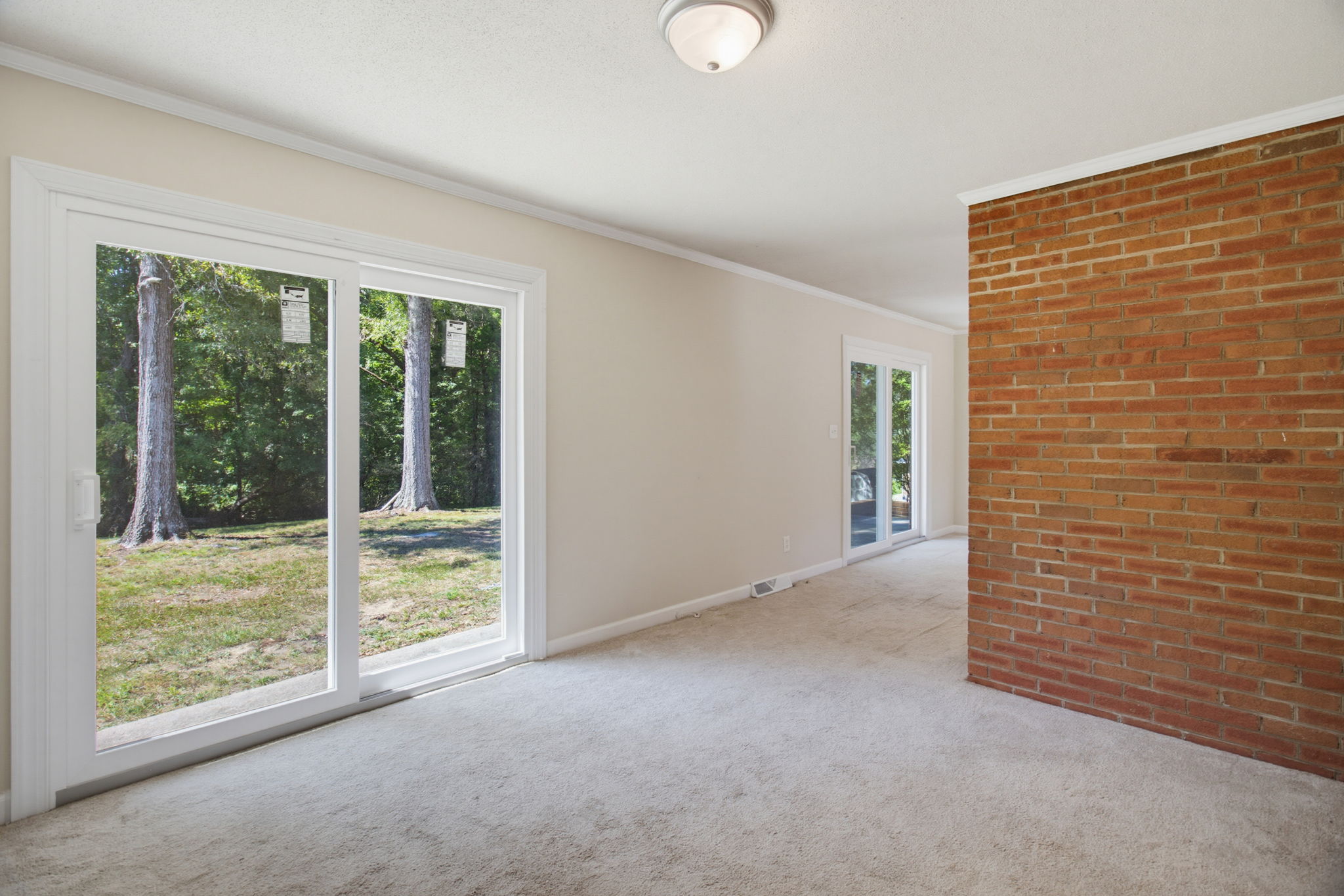 115 Monroe Dr-10