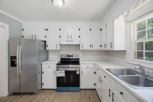 115 Monroe Dr-12