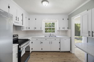 115 Monroe Dr-16