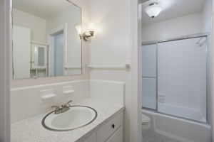 115 Monroe Dr-22
