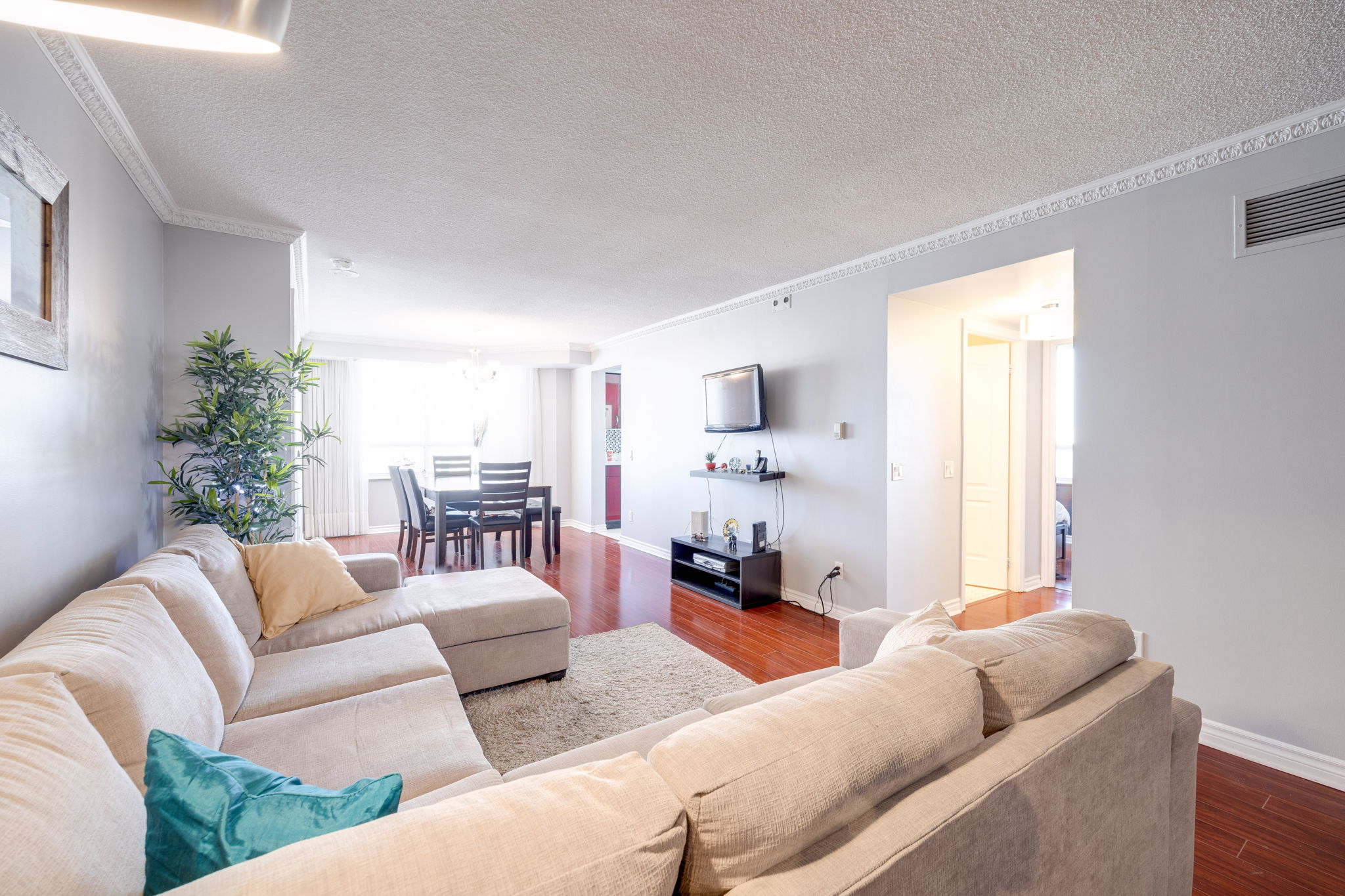 Toronto property showcase — delivered property photograph 4