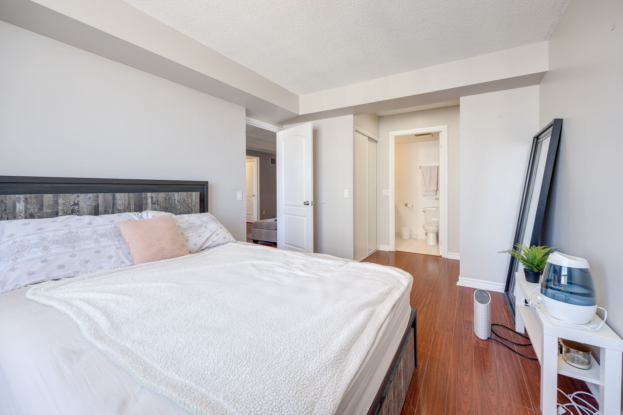 Toronto property showcase — delivered property photograph 21