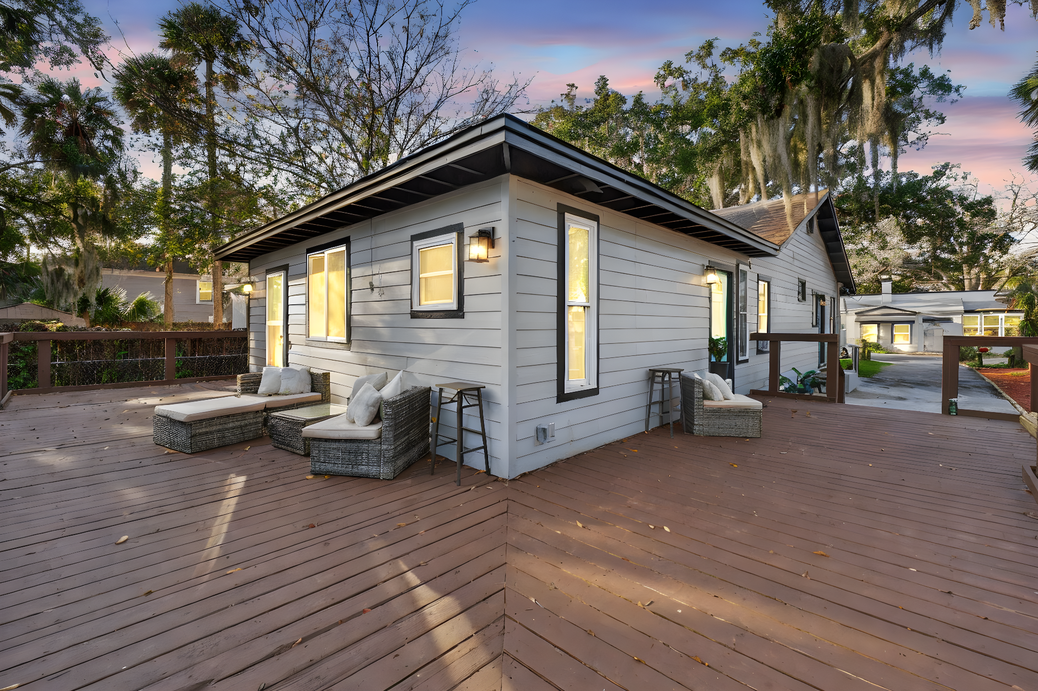 115 Palm Place-58 day to dusk.jpeg