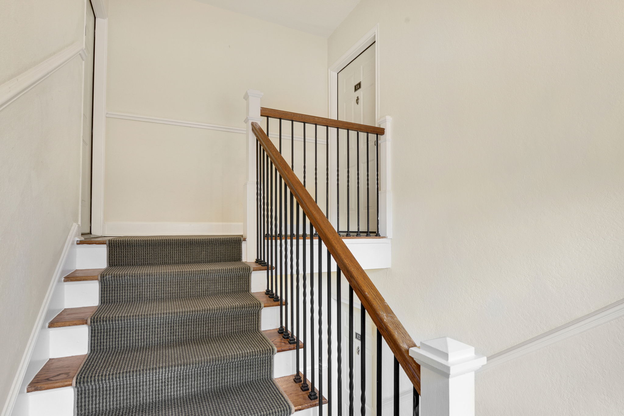Top Floor Unit E4