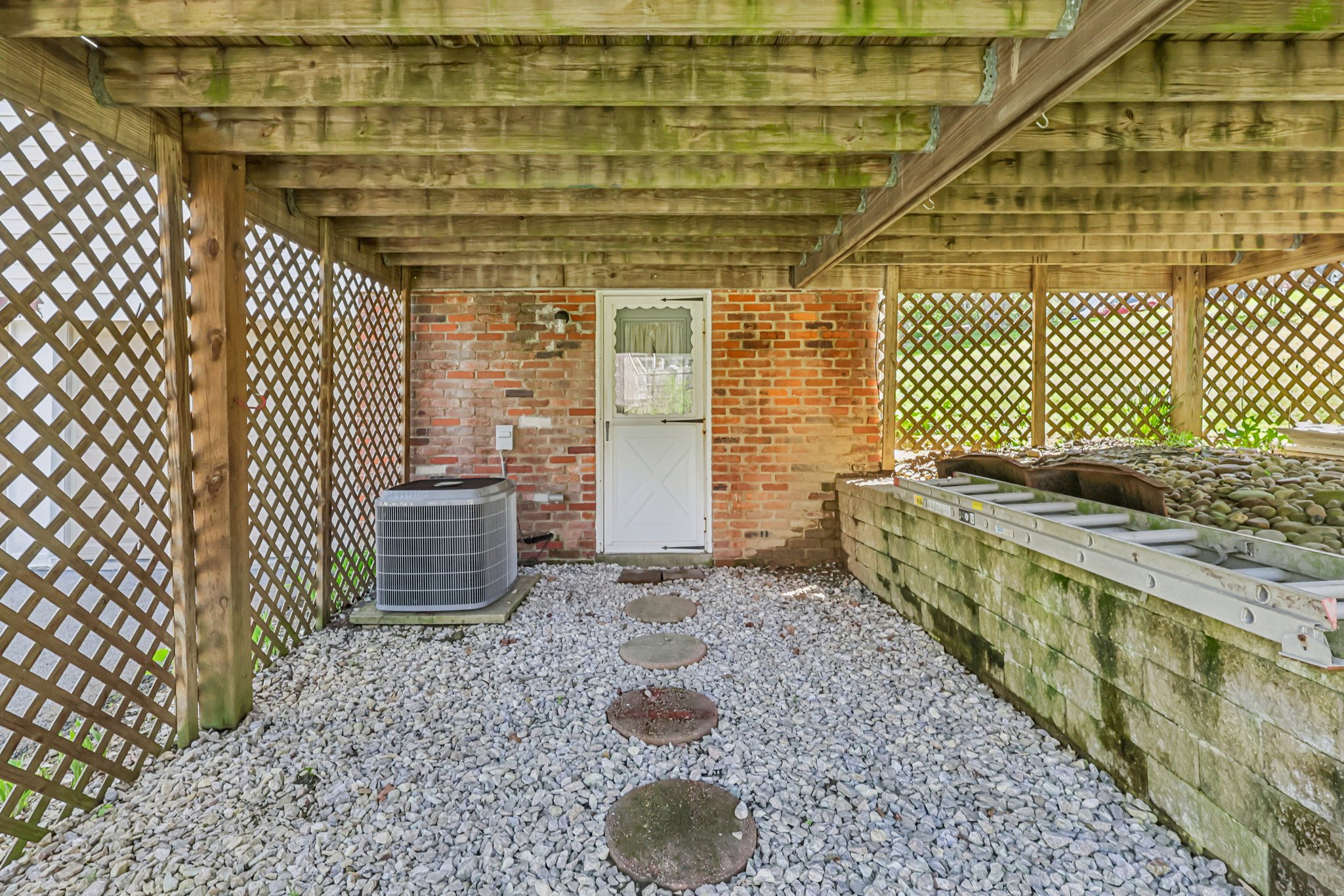 Pheasant Run Rd-S1704-044.jpg