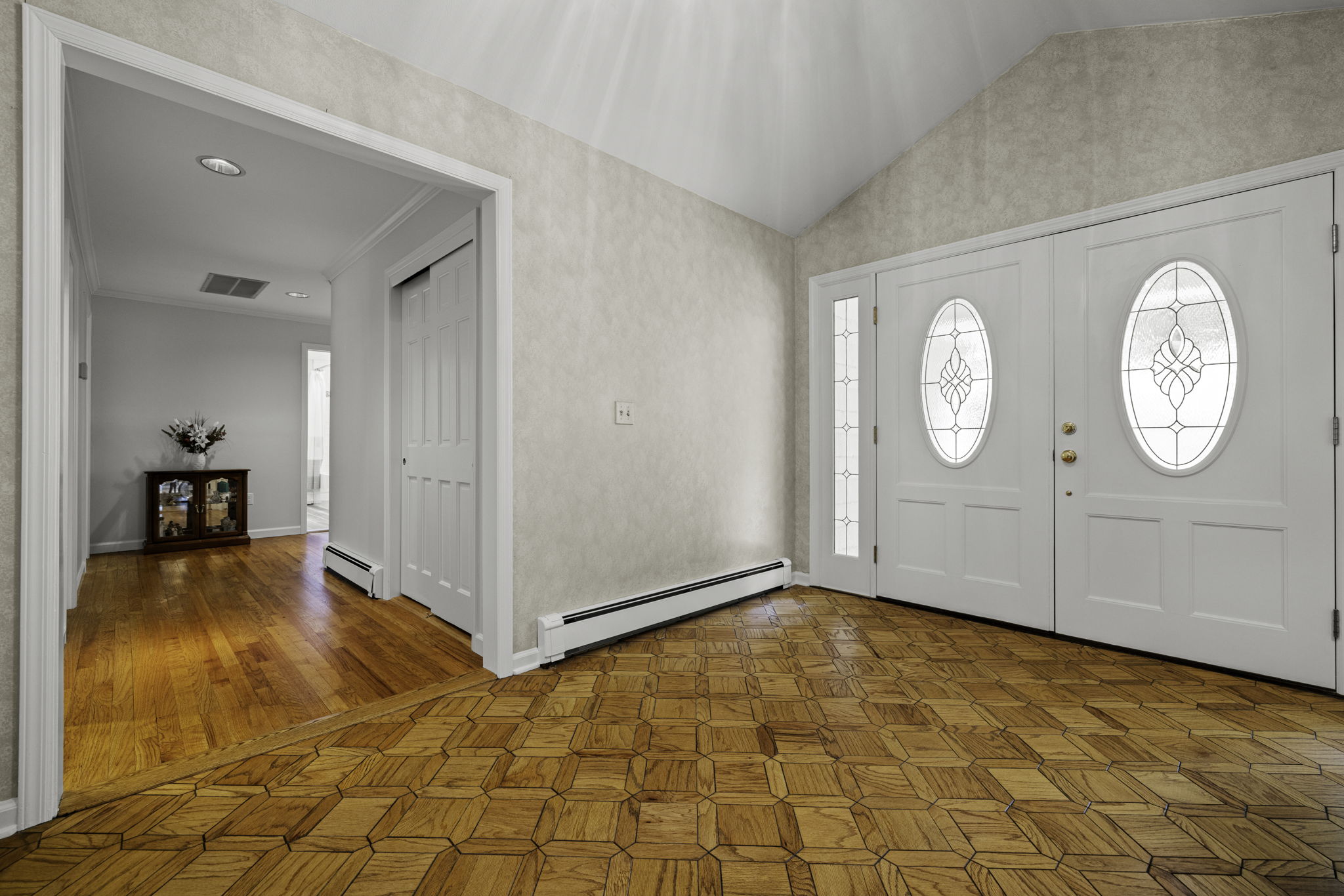 Foyer to Bedrooms