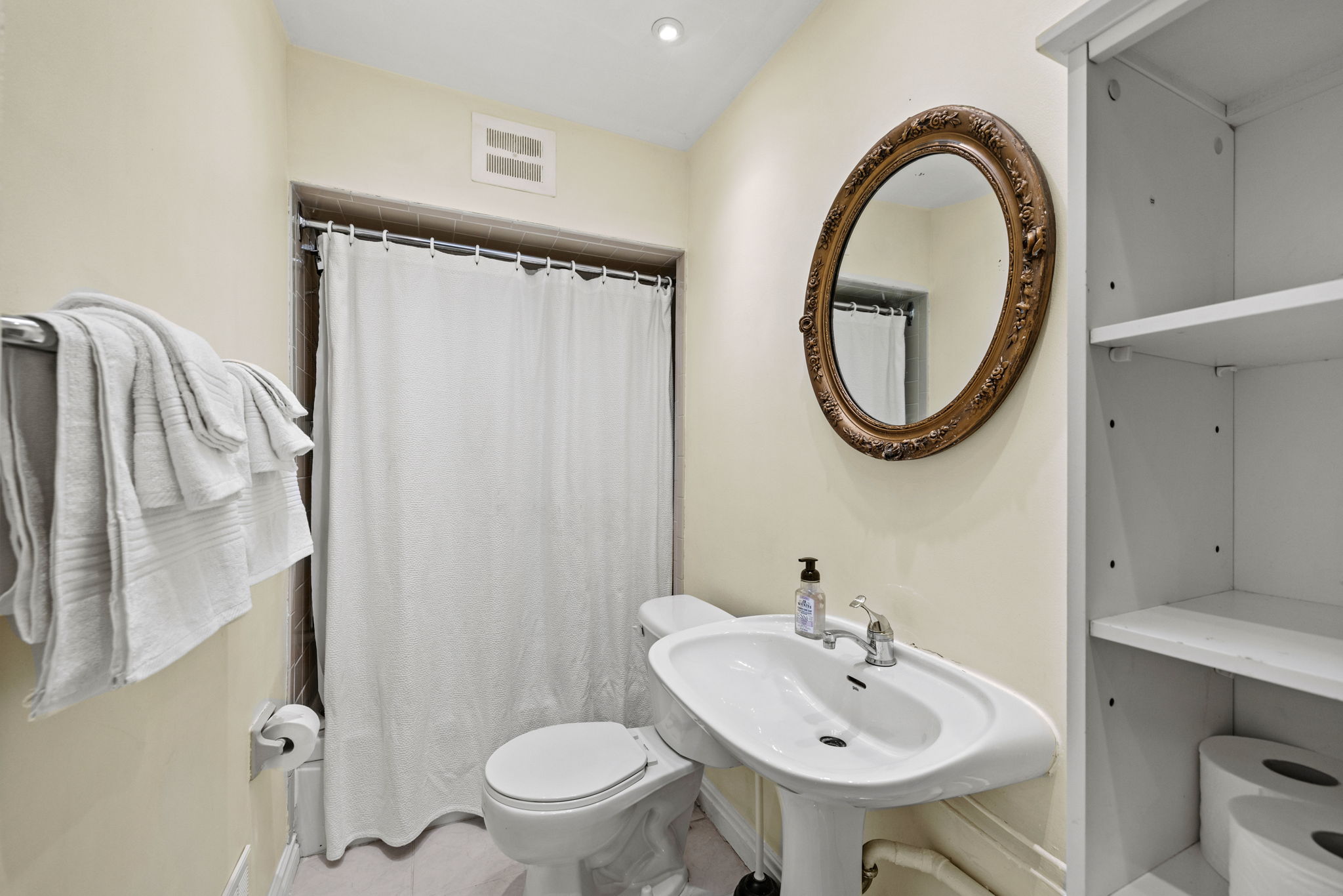 Toronto property showcase — delivered property photograph 20
