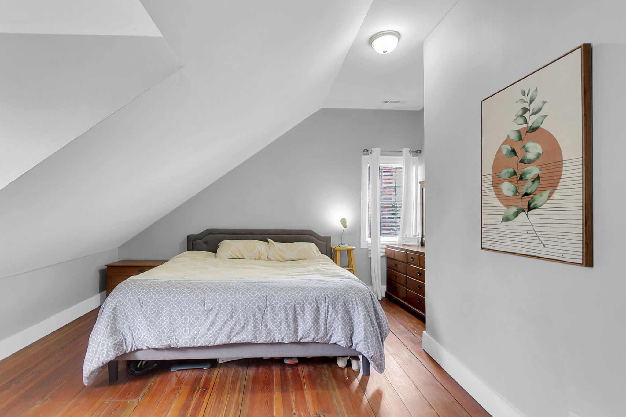 One bedroom in apartment above