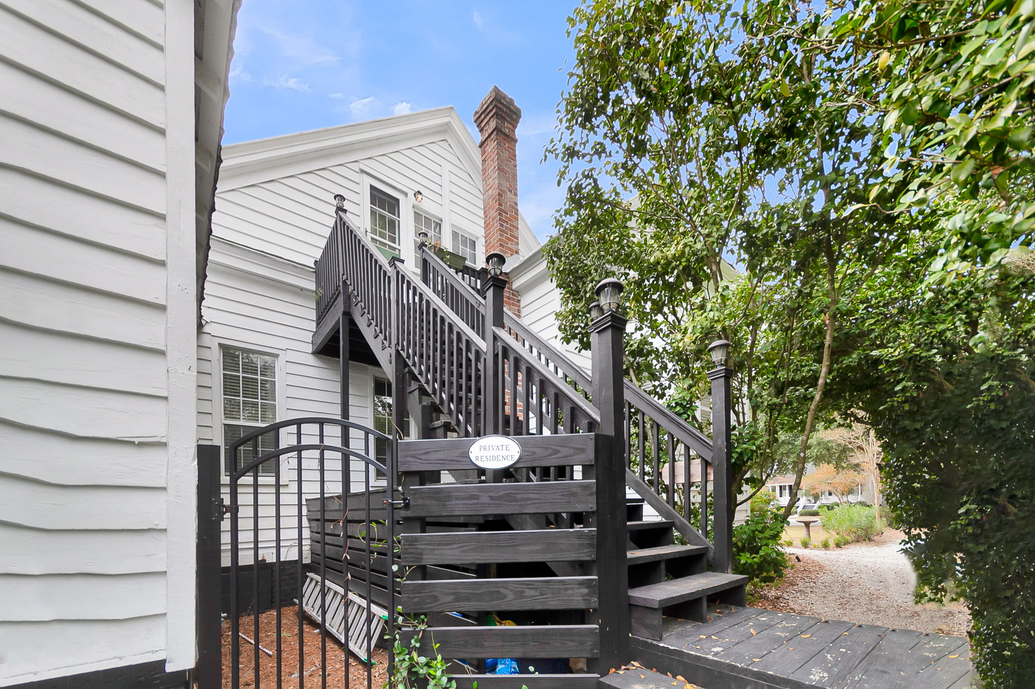 Side entrance to apartment