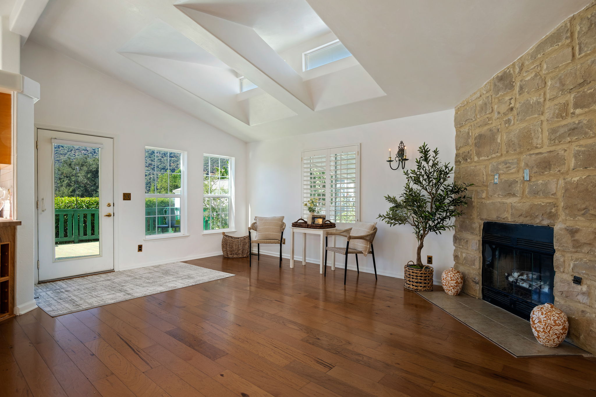 09-Living Room