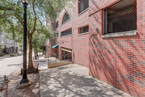 W Peachtree Pl NW 314-006